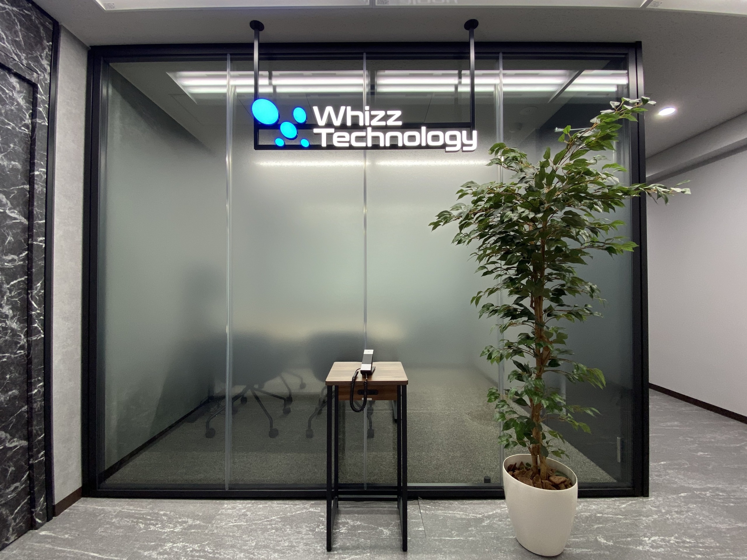 コミュニケーションと機能性を両立したオフィス内装事例