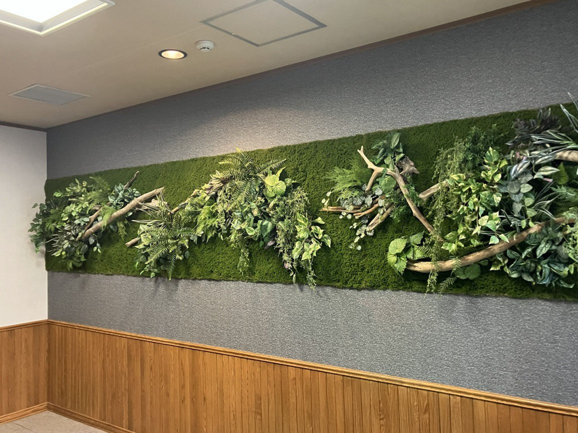 社長室の壁面リニューアル　ウォールグリーン施工で印象を刷新
